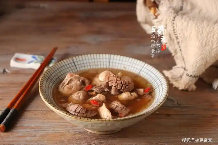 8,试试你会喜欢上这一个汤,明天早上就煮一个作为早餐吧.