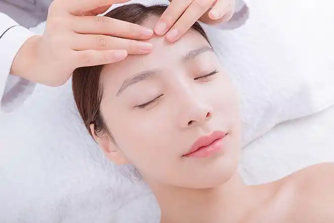 脸部按摩