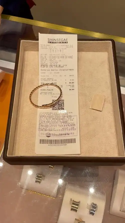 823宝格丽蛇骨半钻手镯8900美金78