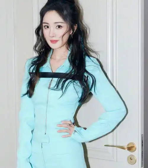 杨幂身材绝美完美回归37岁,"小鸟腿"难以遮掩!_锻炼_身体_生活