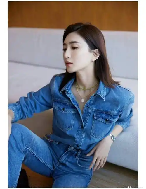 168的"江疏影"又带火了极简穿搭:牛仔衬衫 牛仔裤,高级又洋气
