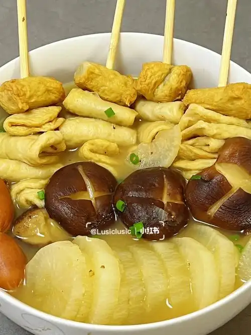 韩式鱼饼汤热气腾腾