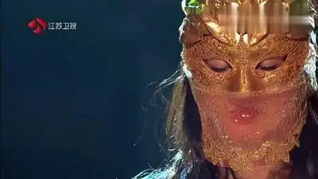 谭维维 我承认我羡慕流量歌手#谭维维蒙面唱将《一生所爱》,开头.