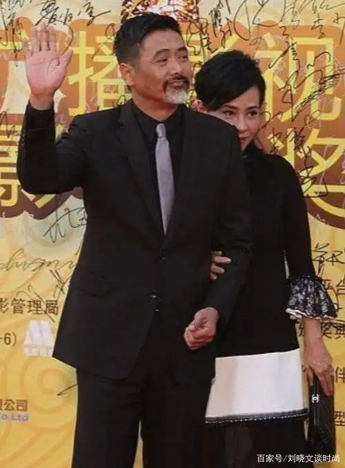 周润发真是不简单,不留白头发改留白胡子,真是让人意外