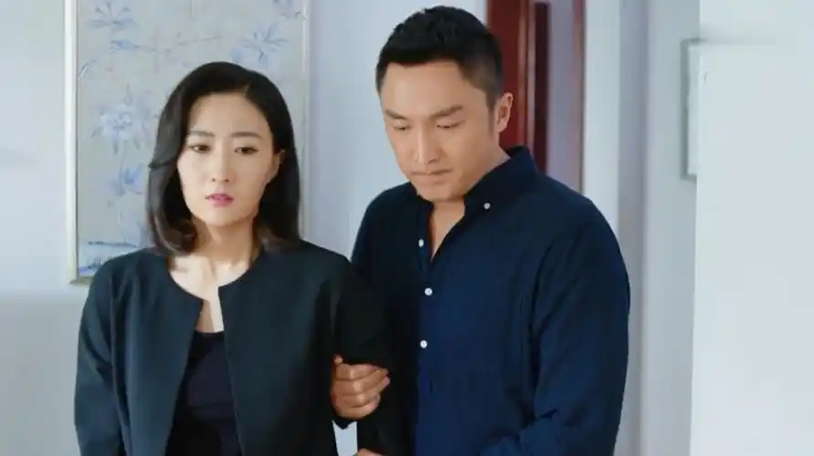 家庭秘密:丈母娘尸骨未寒,女婿就提醒老婆争财产,真不孝啊-影视综视频