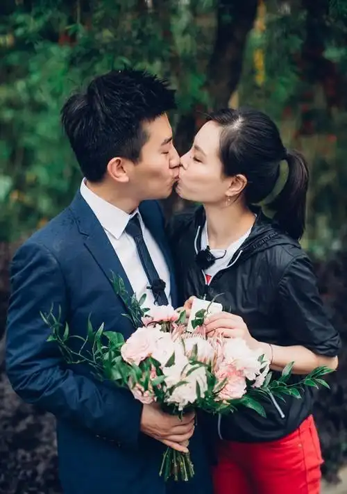 吴敏霞,张效诚晒结婚证.(资料图)吴敏霞,张效诚晒结婚证.