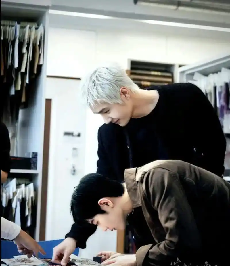 王一博肖战 #银发 #一眼沦陷 #霸总氛围感 #高级感 - 抖音