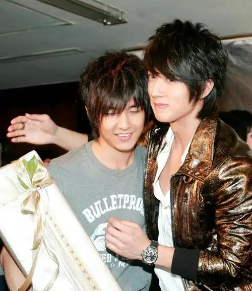 炎亚纶破防汪东城回应吴尊后炎亚纶紧急回复评论区笑死人