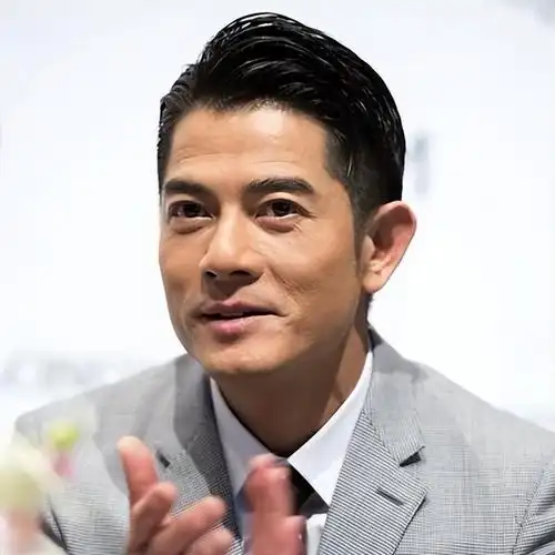 郭富城:赛马夺冠兴奋搂娇妻,恩爱惹人羡,明白熊黛林输的原因了