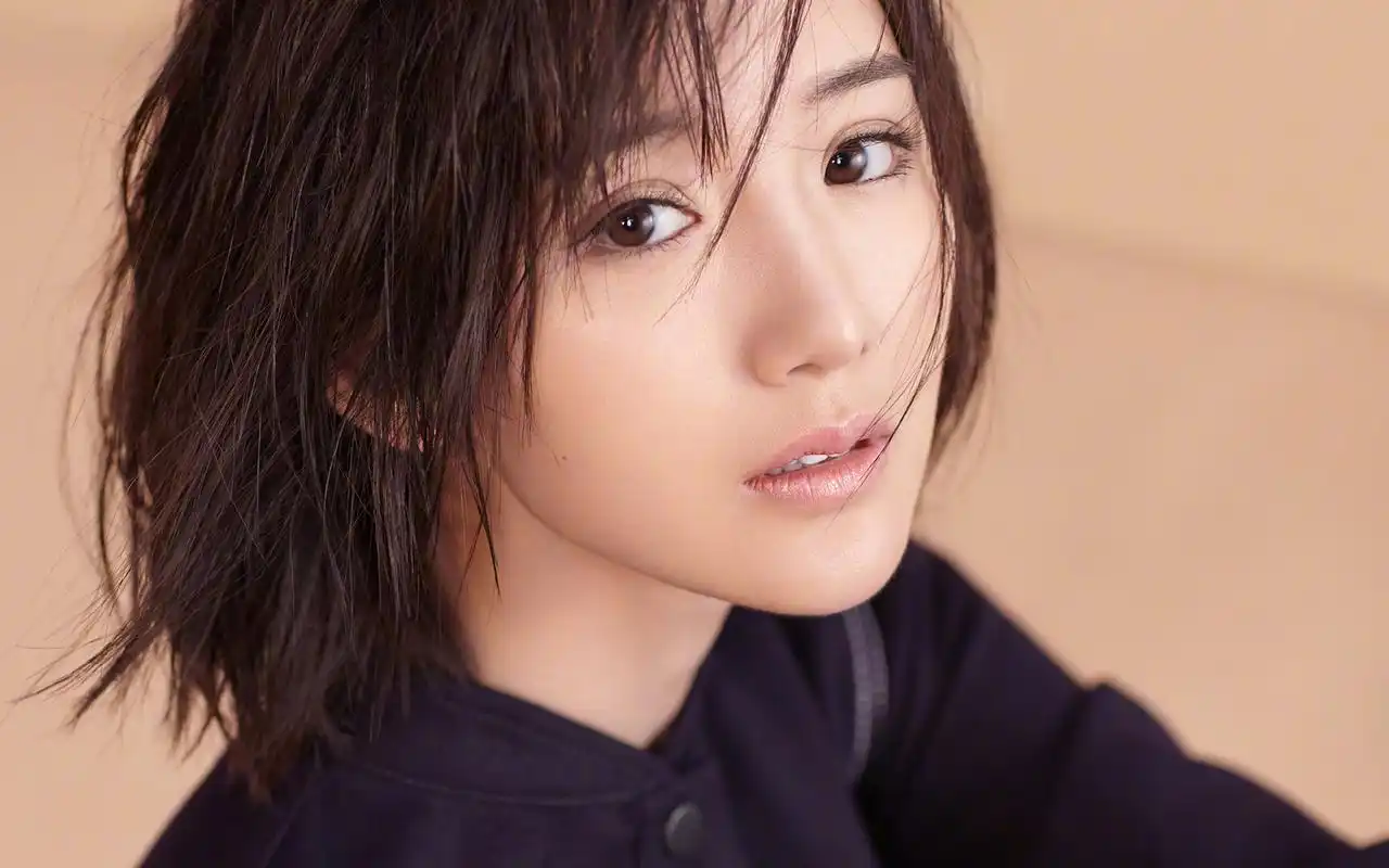 毛晓彤时尚画报写真高清桌面壁纸