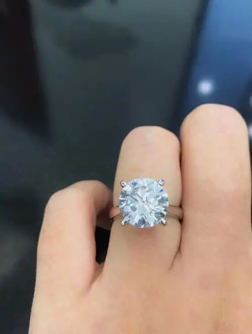 奢华5克拉钻戒