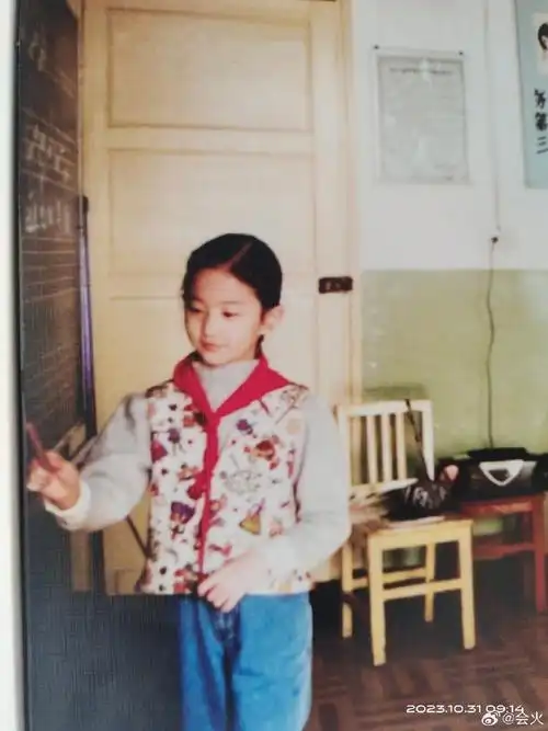 刘亦菲童年照合集#哇,刘亦菲就是从小美到大的模范代表吧#刘亦菲的