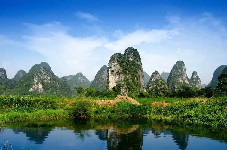 day3:风土人情-少数民族村寨>十里画廊(桂林最美的风景区)>遇龙河竹筏