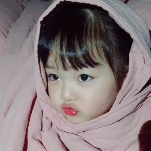 权律二超萌嘟嘴头像你总是笑魇如花