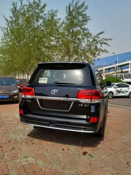 全新丰田陆巡5.