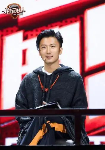 谢霆锋潮流造型丸子头西装男人味十足40岁变身潮男