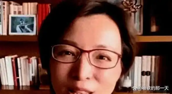 董卿离开两年后突现身,颈部青筋暴凸,面容干瘪消瘦30斤