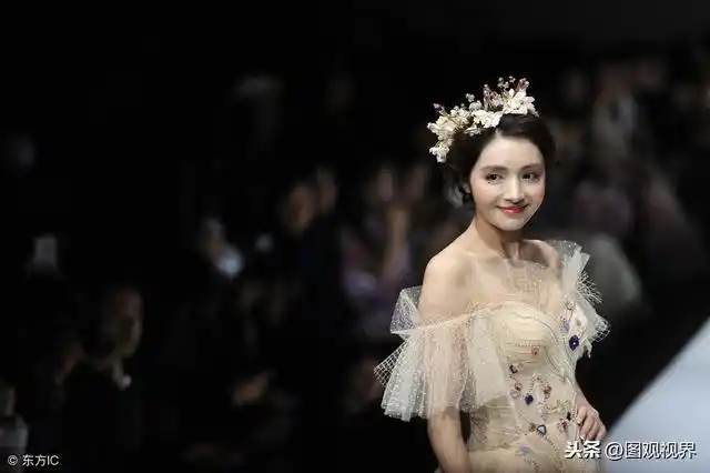 麦迪娜古装图片玉磬麦迪娜玉磬图片