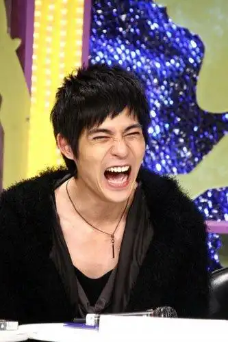 抓拍:张嘴大笑丢形象的明星(转) - cucui - cucui的博客