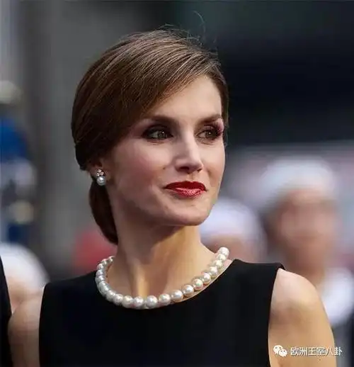 来看王室女性的不一样珍珠搭配