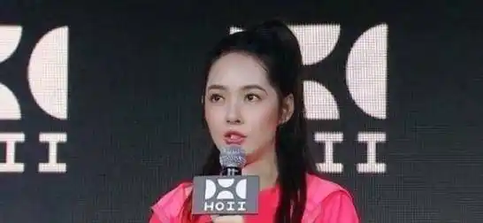 郭碧婷产后发福明显穿宽松运动装也难掩臃肿颜值却依旧好高