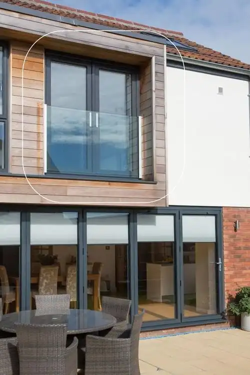 装玻璃门,跟封阳台一样,美观又通风!