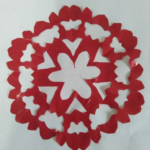 美术《对称的美》课堂作业(四2班)