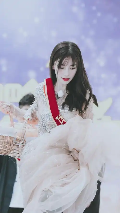 angelababy杨颖仙气淑女范甜美写真图片