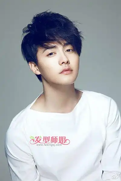 2015圆脸最新发型男 圆脸男生适合什么样的短发发型(4)