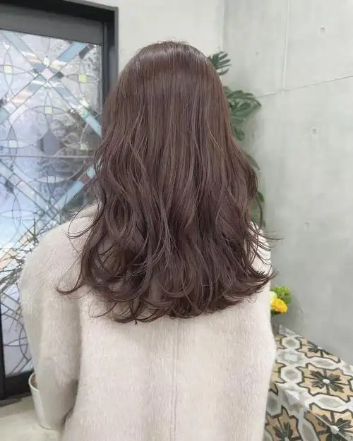 棕色系发色推荐3:巧克力棕