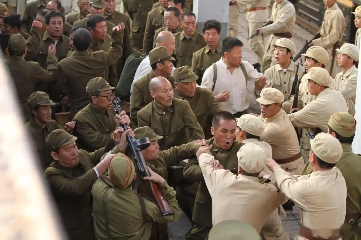 由总制片人郭培林,导演龚艺群执导的电视剧《战犯》今晚吉林卫视19:33