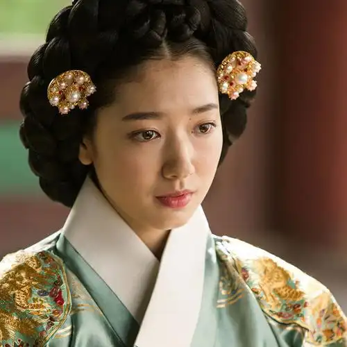 最近,朴信惠主演的南韩宫廷大戏
