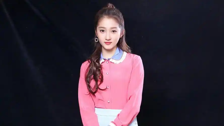 美女明星关晓彤图片-美女壁纸-高清美女图片-第10图-娟娟壁纸