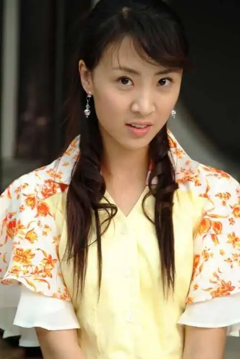 图:表演戏02级《八个女人》演员—李健2