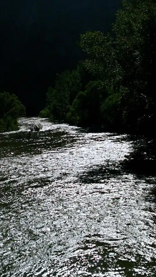 秋日好友相约来到密云捧河湾和黑龙潭景区,赏秋景,看小河湾湾,红桥