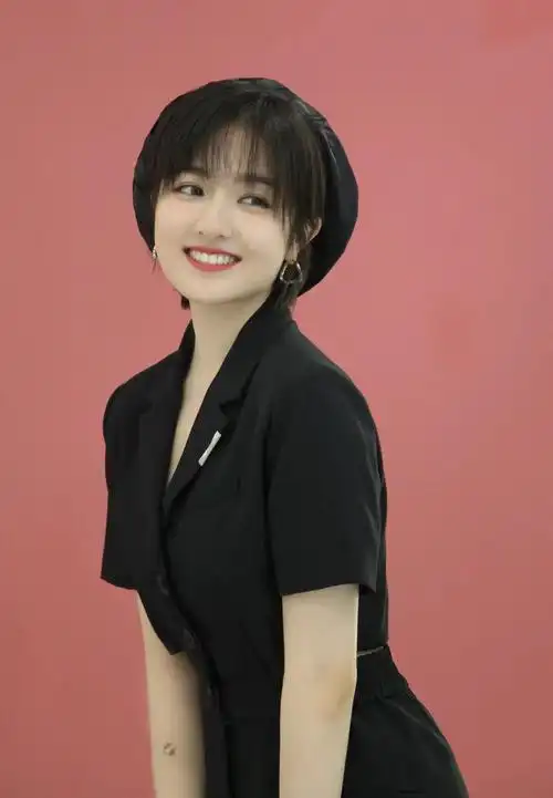 ="gnspvh8kyw">李兰迪,1999年9月2日出生于北京市,中国内地影视女演员