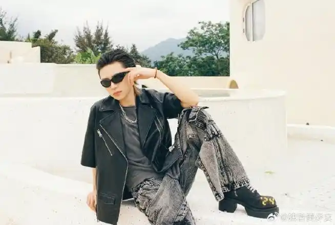 小鬼问武艺爱他吗