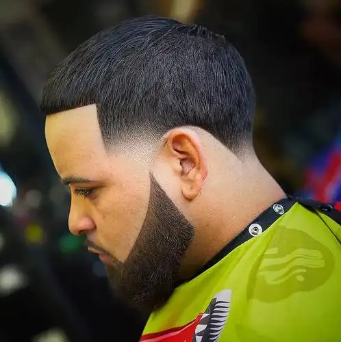 男士渐变背头发型