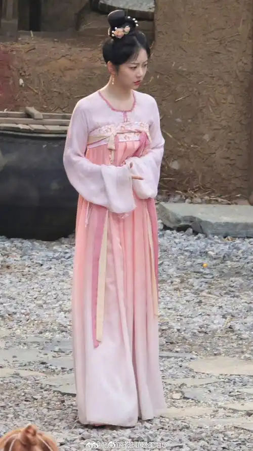 谭松韵郑业成新剧杀青##蜀锦人家杀青特辑