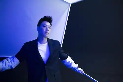 潘玮柏《哑巴》mv首挑战手语