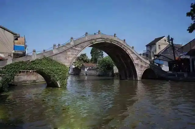 作为松江历史文脉荟萃之地,千年古镇泗泾孕育了文学家陶宗仪,沪上报业