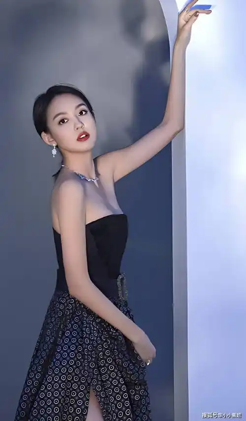 张梓琳:37岁依旧风韵十足的美女超模