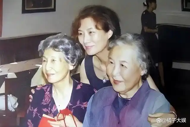 吕中:嫁同学白头偕老,儿子成导演儿媳是影后,女儿成国人的骄傲