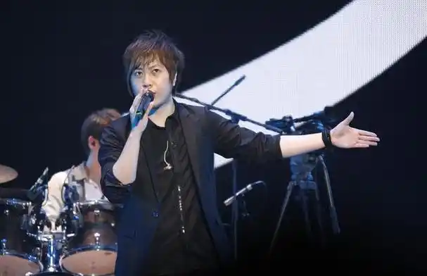 五月天主唱阿信生日当天疑回应"假唱":尽其在我,做好自己的本分