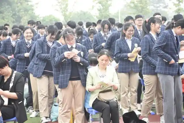 你好!合肥八中铭传高中首届成人礼图来了!
