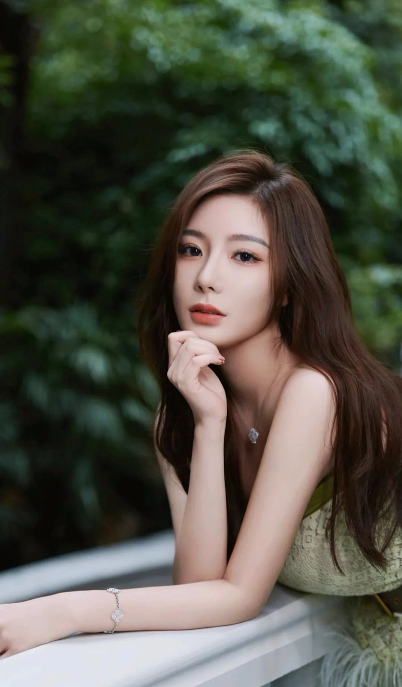 清华大学校花级美女