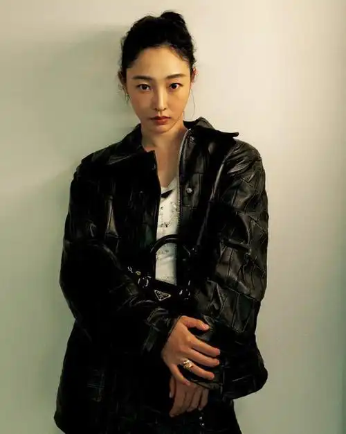 上海红毯:白百何肿了,63岁惠英红玩性感,刘雯"漫画腿"太吸睛|李现