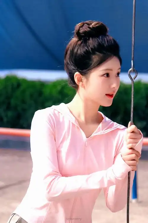 不被夏天击垮的赵露思#    甜美女友96  ·18p