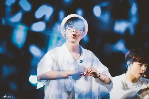 16天津巡演Ⅰ图见水印黄明昊专属美图搬运工