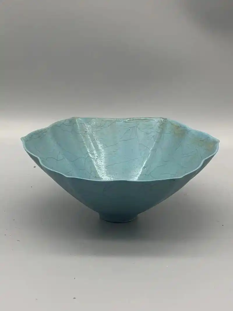 柴窑:五代十国皇帝周世宗柴荣的御窑 柴窑[chá - 抖音